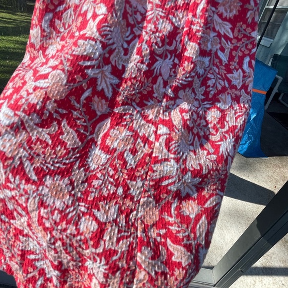 Loft Outlet Red Floral Babydoll dress with ruffled sleeves. Size Medium - Picture 7 of 14